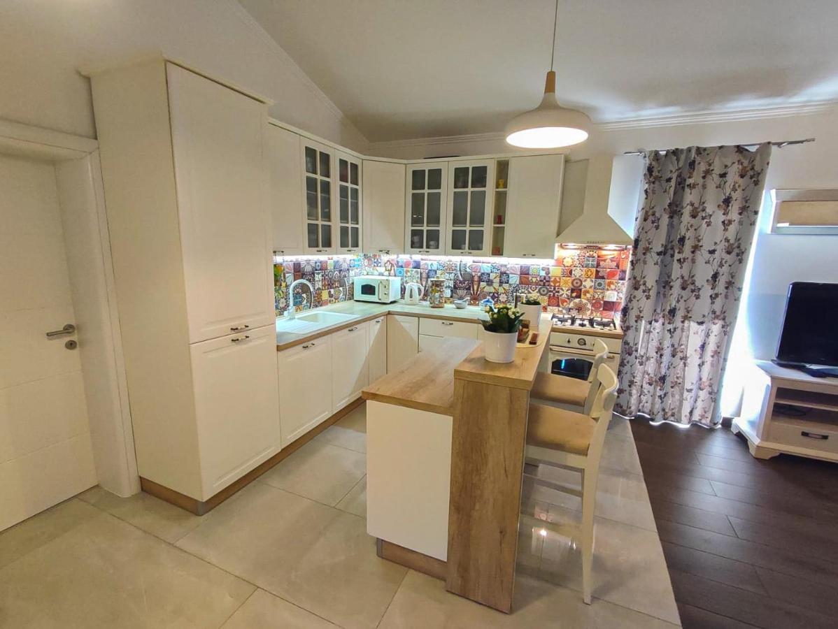 סטארה נובליה Apartments Amfora - Cozy And Modern Apartments For Up To 15 People, 100M From The Sea And Beach מראה חיצוני תמונה